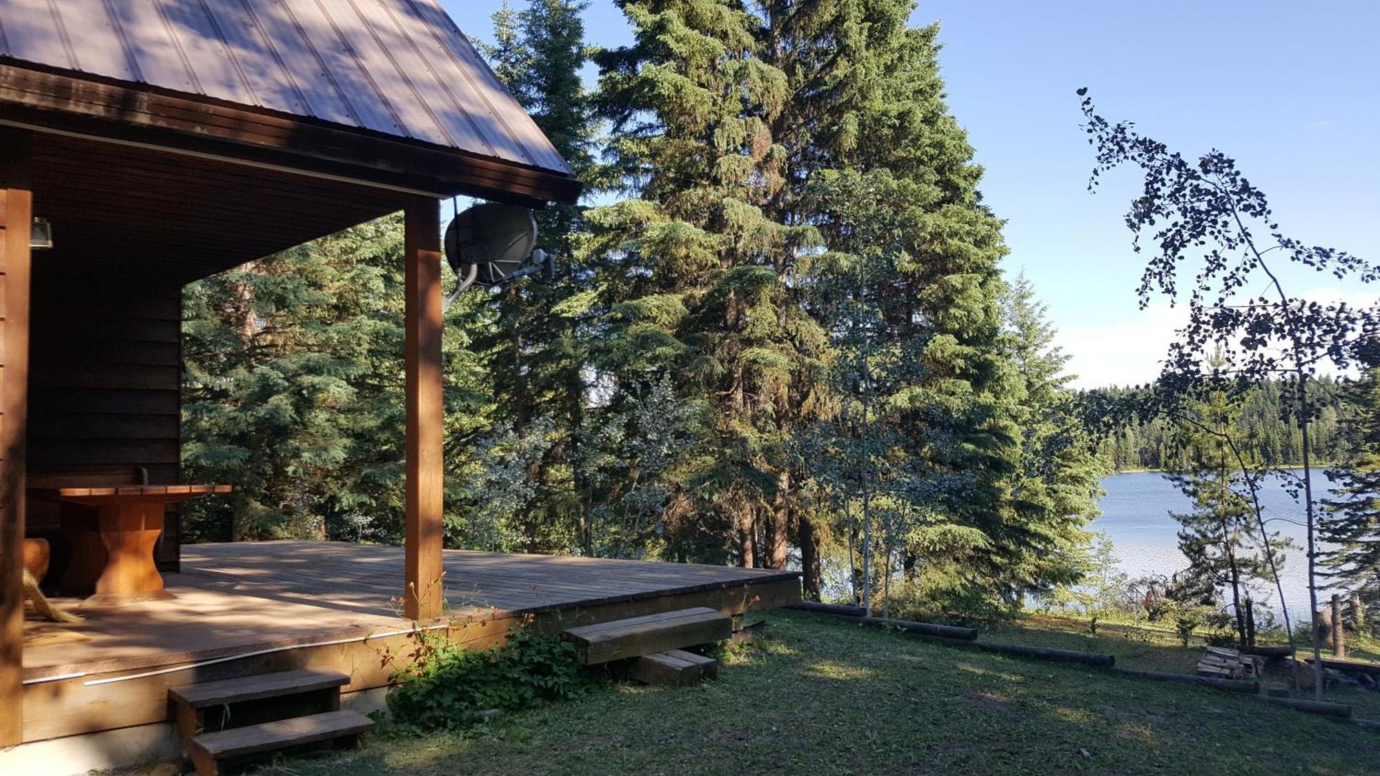 Wettstone Guest Ranch Bed & Breakfast Bridge Lake Ruang foto