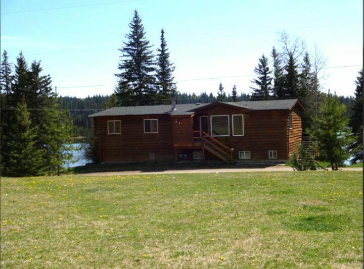 Wettstone Guest Ranch Bed & Breakfast Bridge Lake Ruang foto