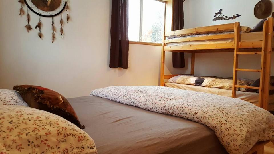 Wettstone Guest Ranch Bed & Breakfast Bridge Lake Ruang foto