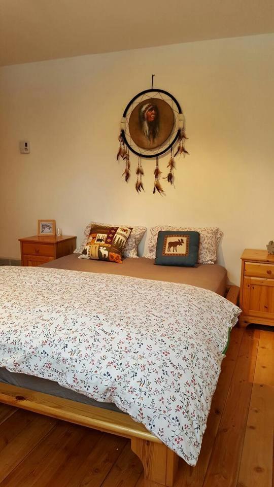 Wettstone Guest Ranch Bed & Breakfast Bridge Lake Ruang foto