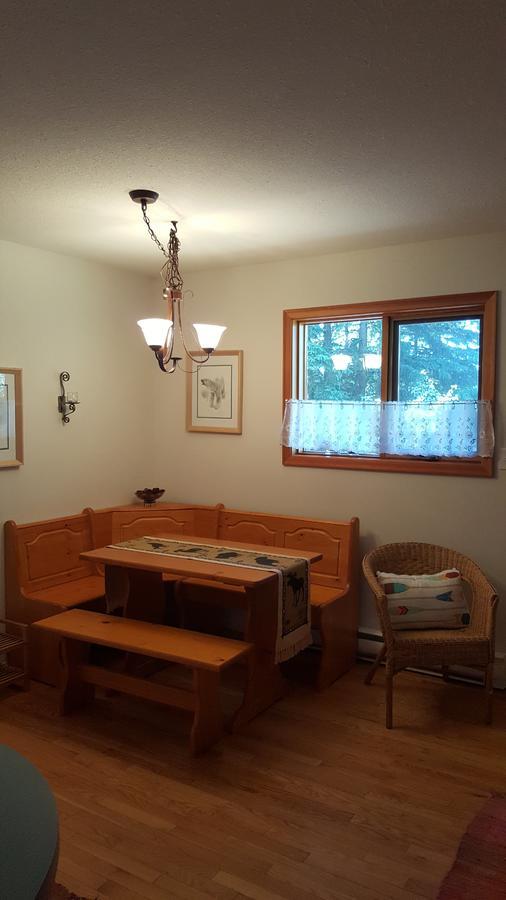 Wettstone Guest Ranch Bed & Breakfast Bridge Lake Bagian luar foto