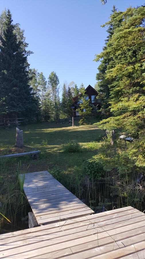 Wettstone Guest Ranch Bed & Breakfast Bridge Lake Bagian luar foto