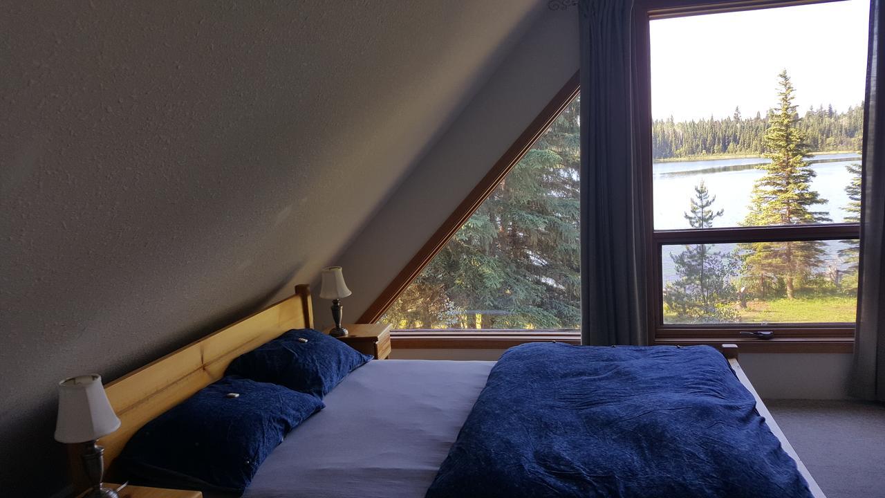 Wettstone Guest Ranch Bed & Breakfast Bridge Lake Bagian luar foto