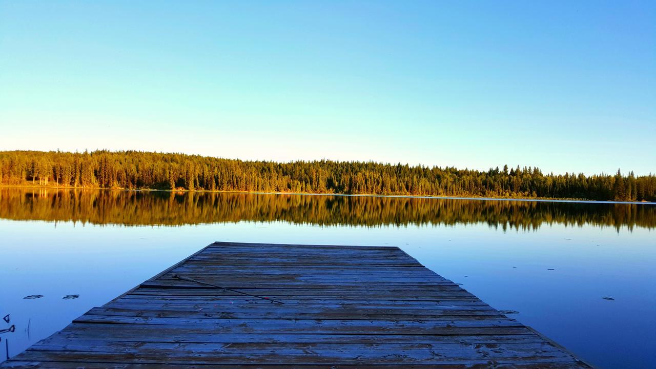 Wettstone Guest Ranch Bed & Breakfast Bridge Lake Bagian luar foto