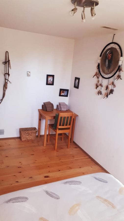 Wettstone Guest Ranch Bed & Breakfast Bridge Lake Bagian luar foto