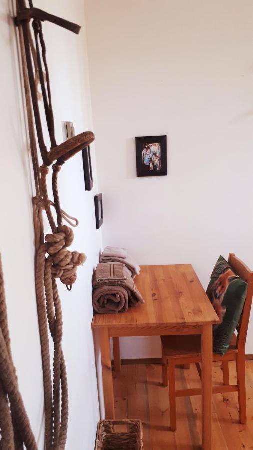 Wettstone Guest Ranch Bed & Breakfast Bridge Lake Bagian luar foto